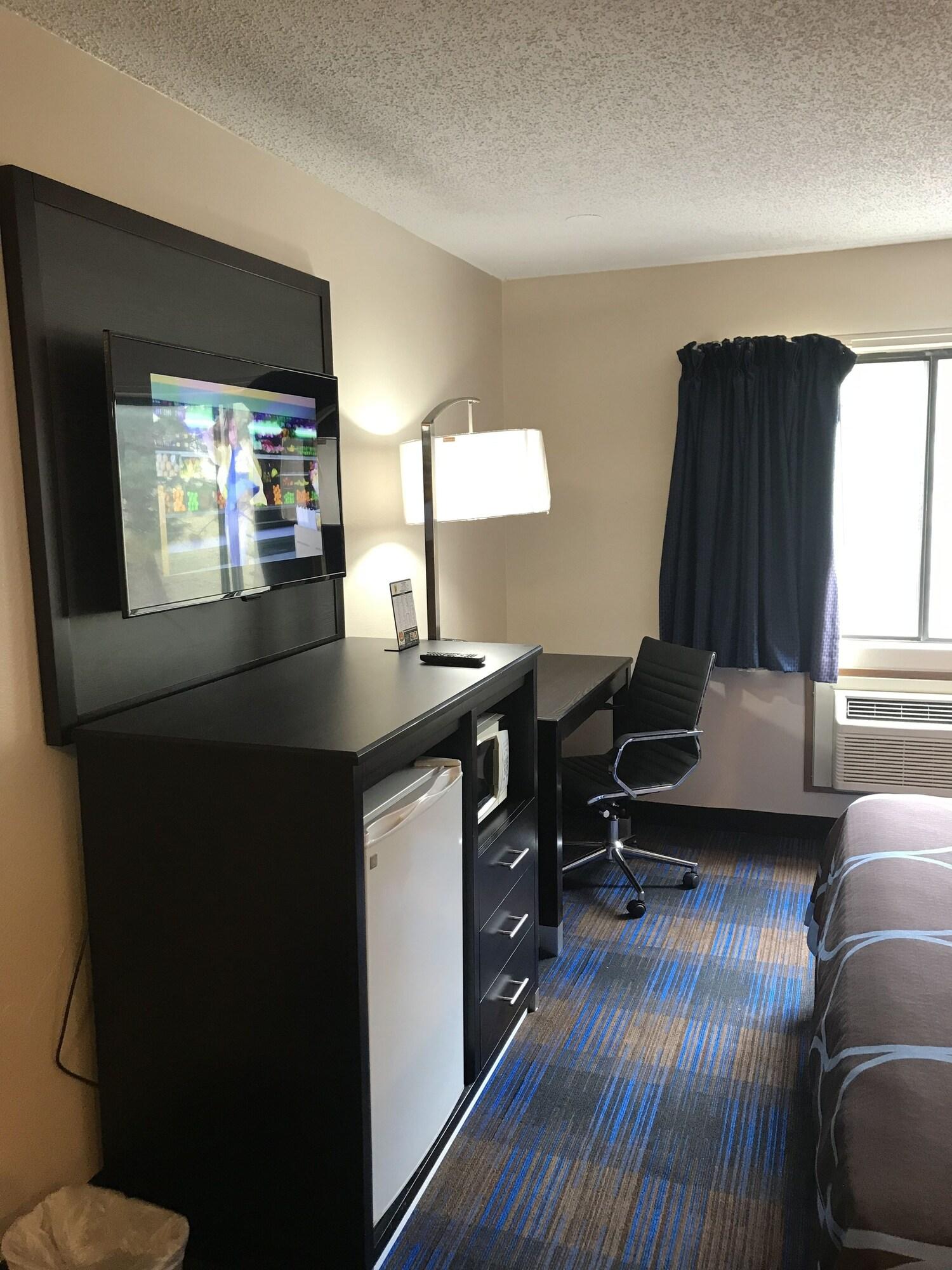 Super 8 By Wyndham Lenexa Overland Park Area/Mall Area Extérieur photo