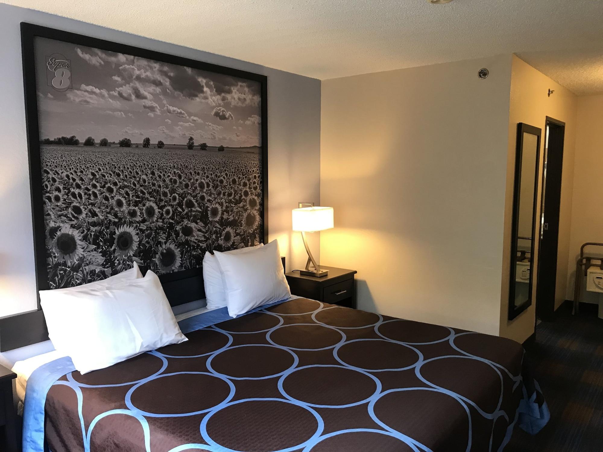 Super 8 By Wyndham Lenexa Overland Park Area/Mall Area Extérieur photo
