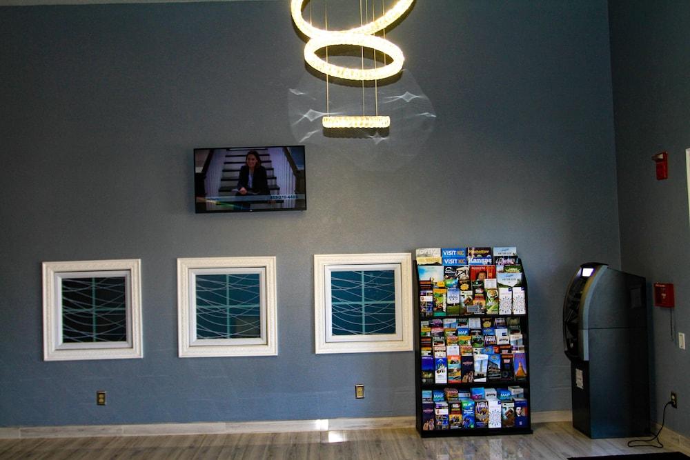 Super 8 By Wyndham Lenexa Overland Park Area/Mall Area Extérieur photo