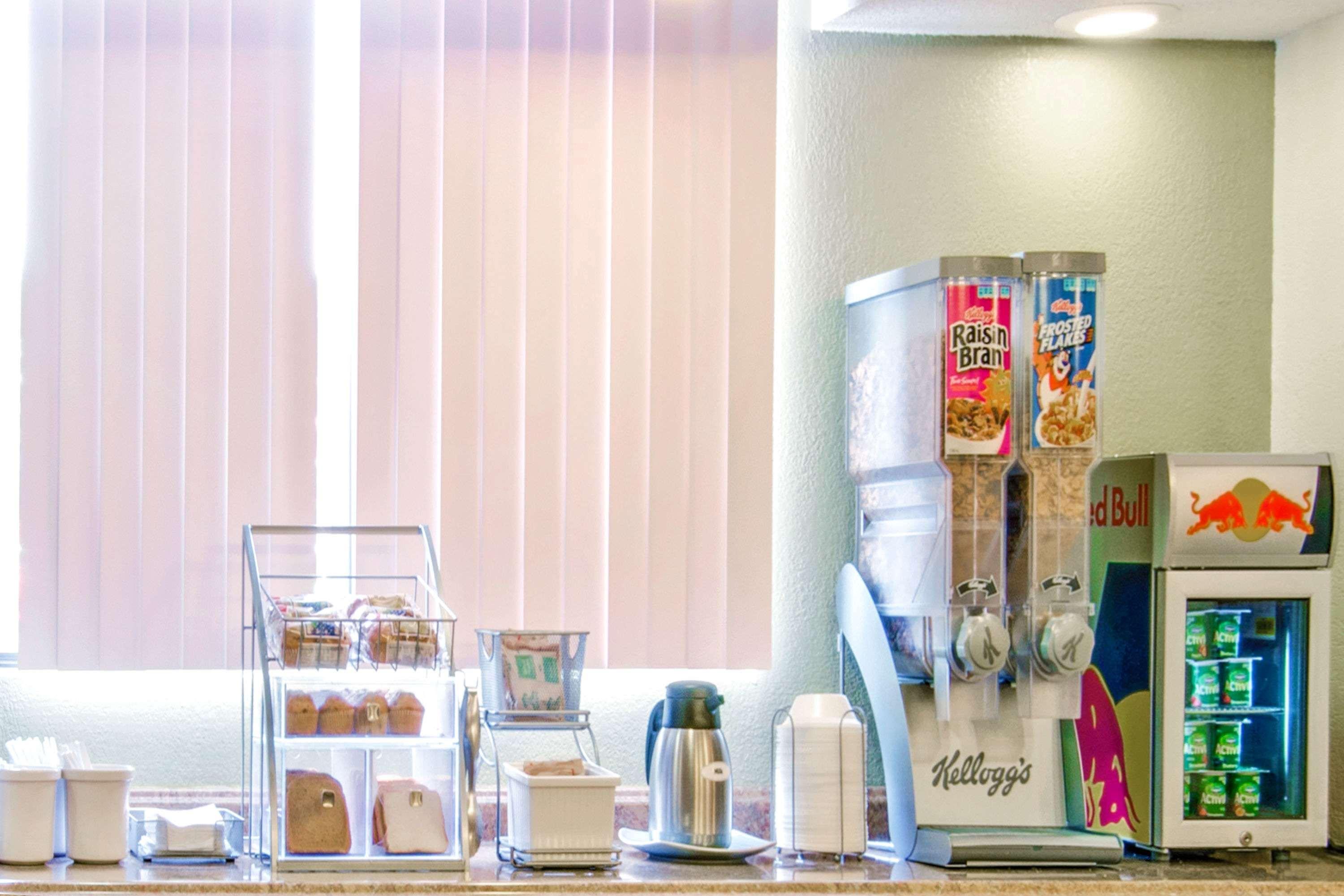 Super 8 By Wyndham Lenexa Overland Park Area/Mall Area Extérieur photo