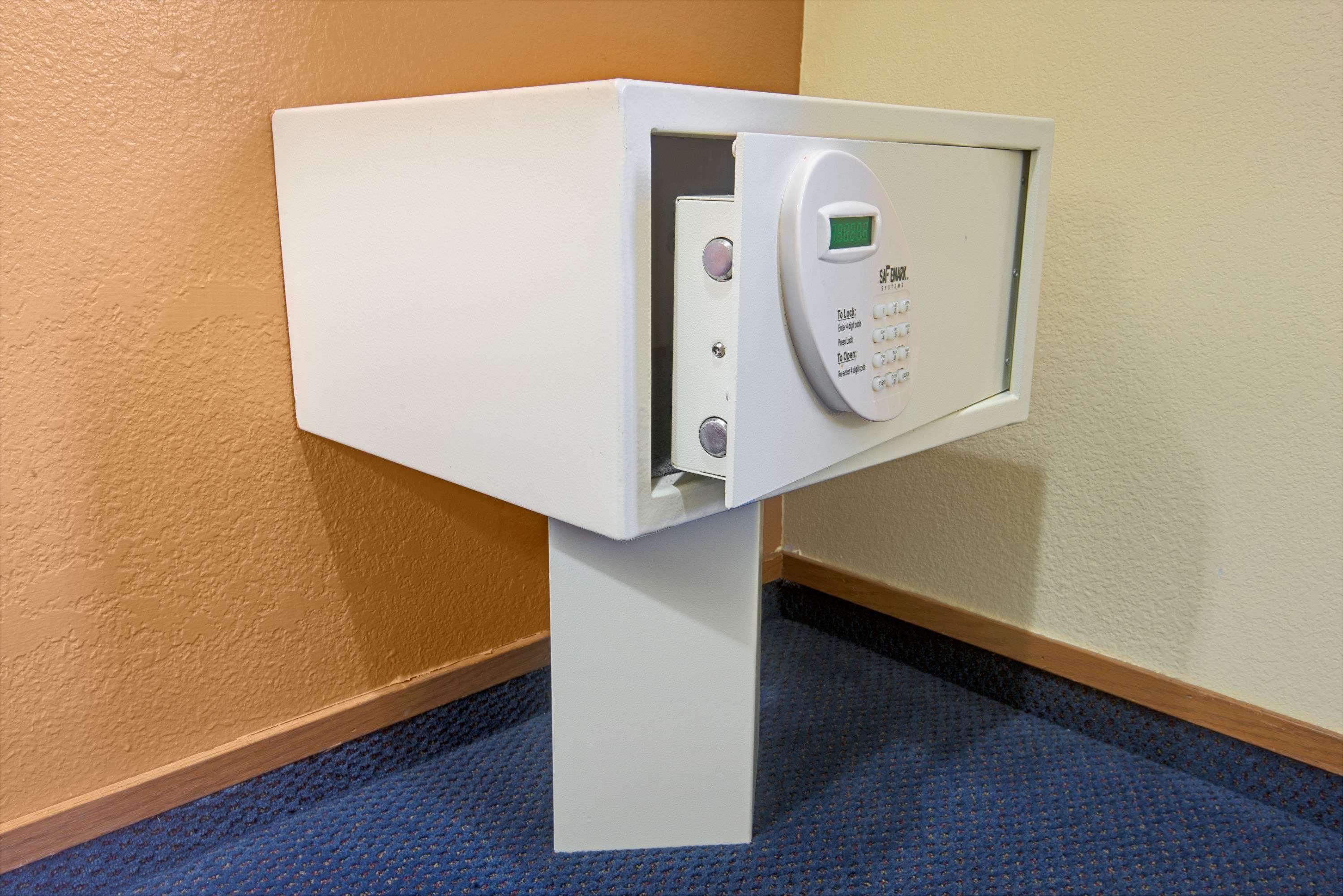 Super 8 By Wyndham Lenexa Overland Park Area/Mall Area Extérieur photo