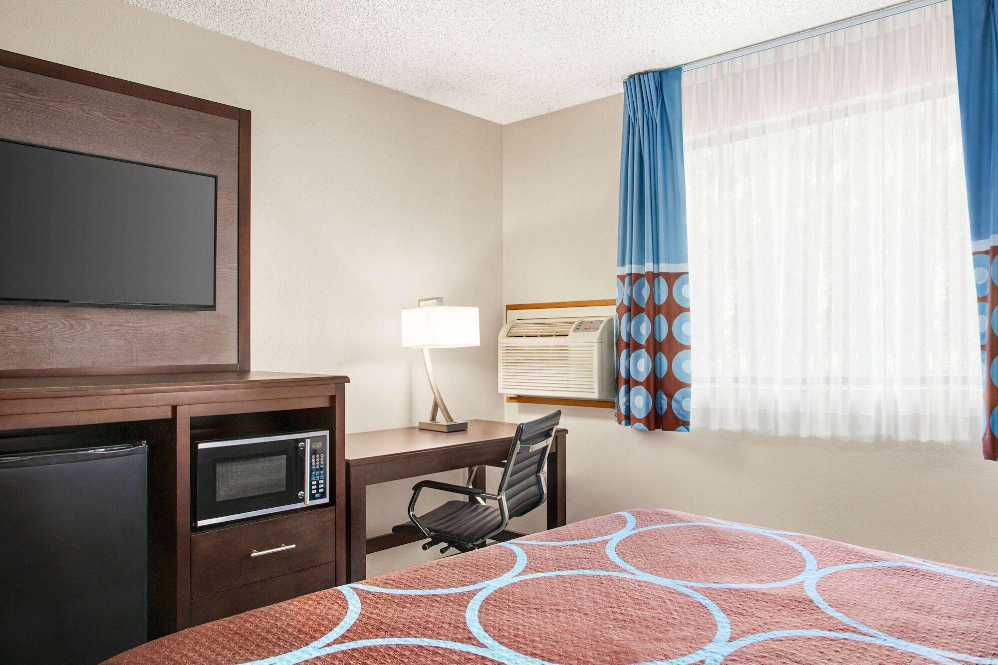 Super 8 By Wyndham Lenexa Overland Park Area/Mall Area Extérieur photo