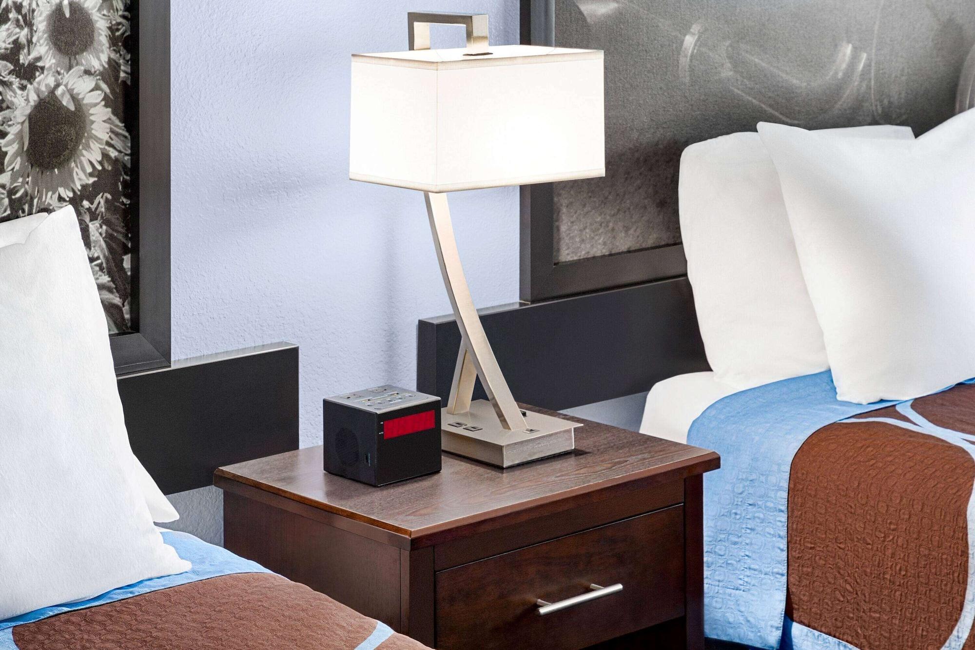 Super 8 By Wyndham Lenexa Overland Park Area/Mall Area Extérieur photo